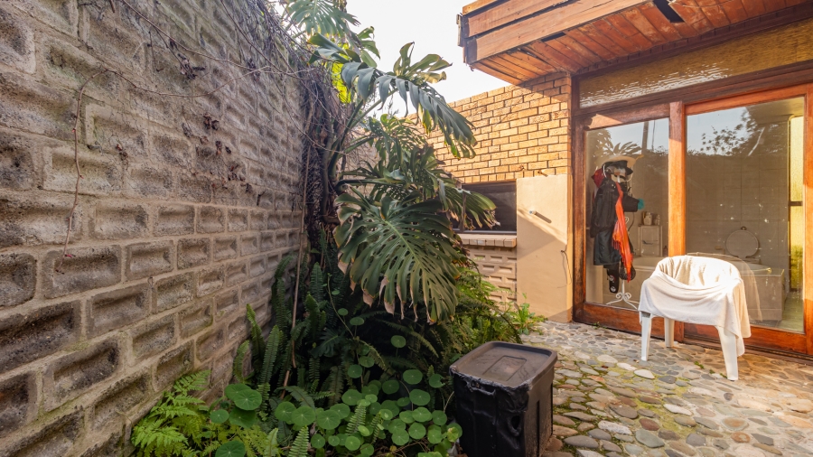 4 Bedroom Property for Sale in Table View Western Cape